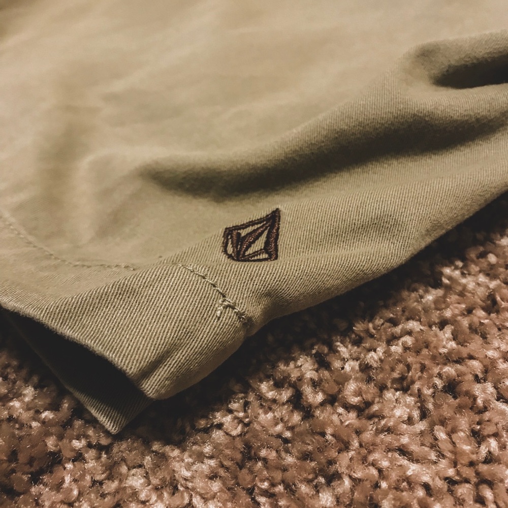 Volcom shorts size 38